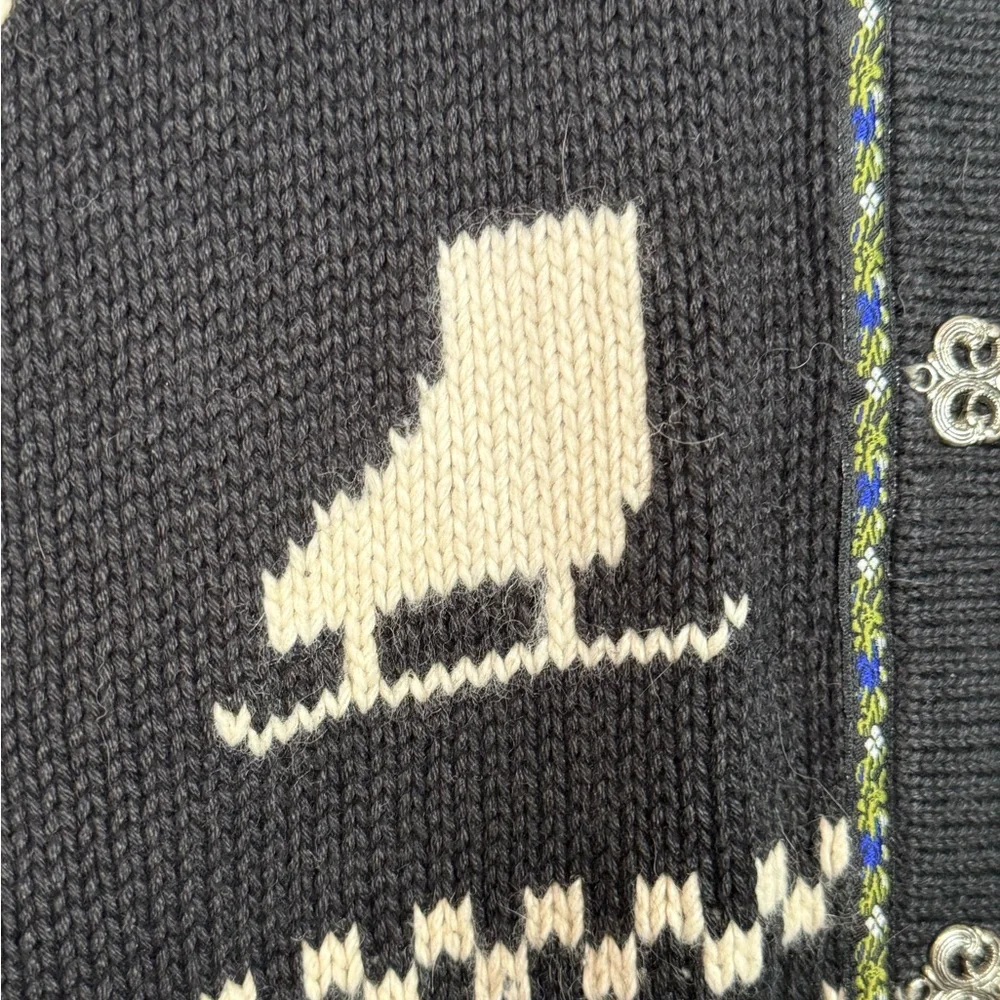 VTG Grandpacore Newton Trdng Co Sweater skater ornate front closure blk & white - Picture 3 of 6